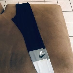 BRAND NEW NIKE WOMEN’S LEGGINGS